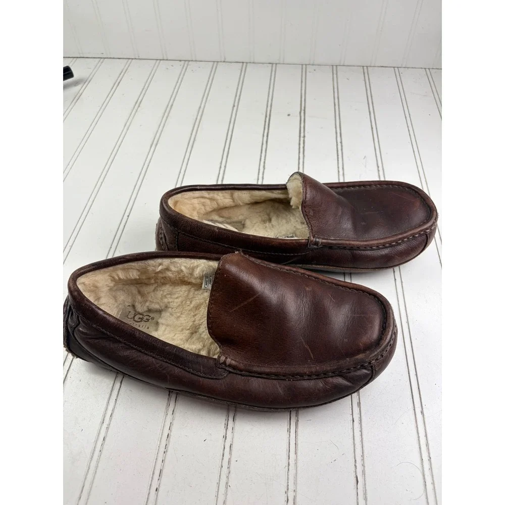 UGG Ascot Brown Leather Loafers Slippers Men's Size 9